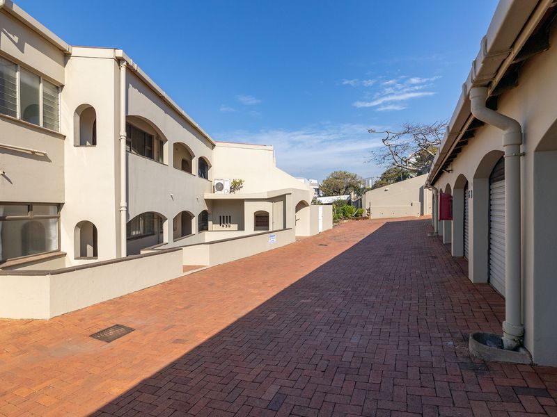 GROUND FLOOR APARTMENT WITH HOLIDAY RENTALS - Photo 10