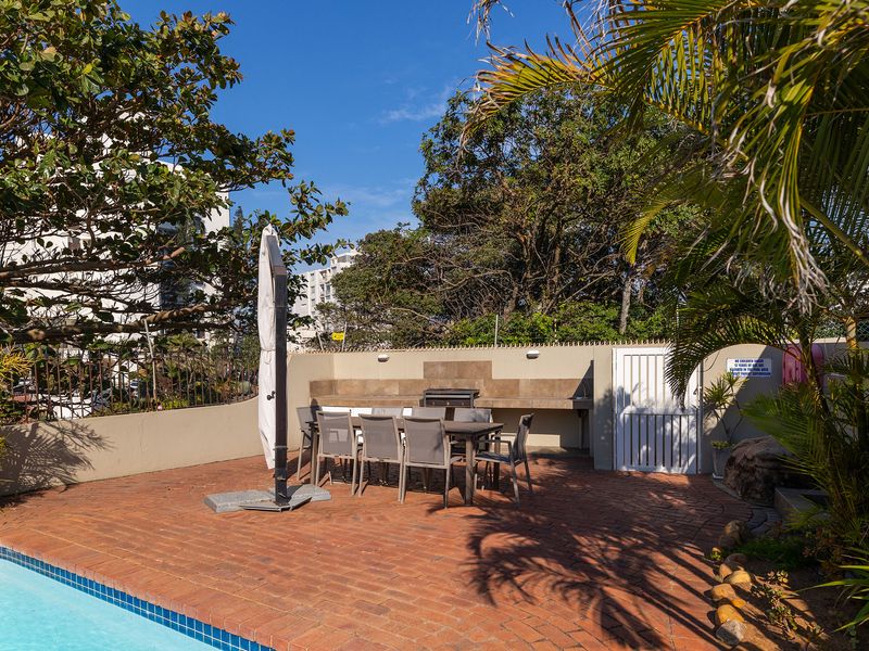 GROUND FLOOR APARTMENT WITH HOLIDAY RENTALS - Photo 3