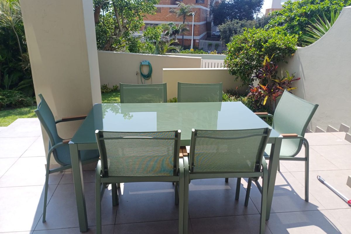 GROUND FLOOR APARTMENT WITH HOLIDAY RENTALS - Photo 4