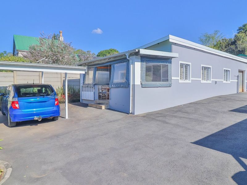 Beautiful Family Home in Clarendon - Photo 9