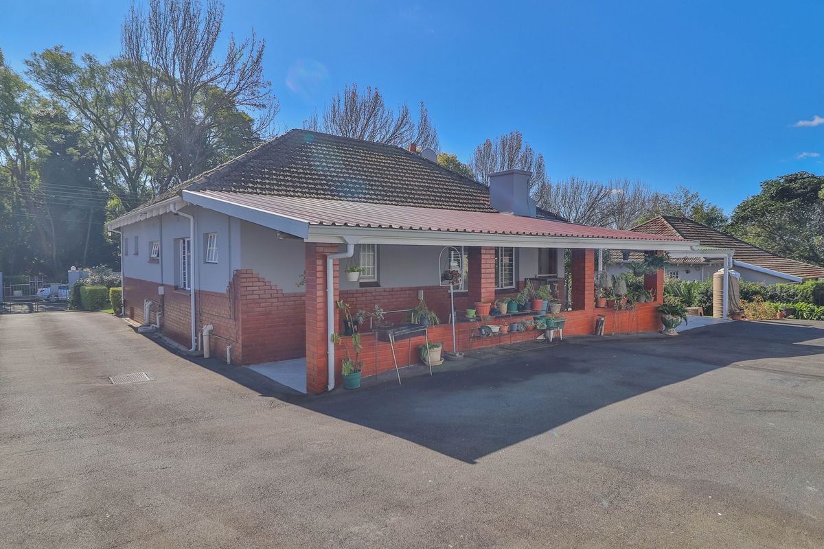 Beautiful Family Home in Clarendon - Photo 5