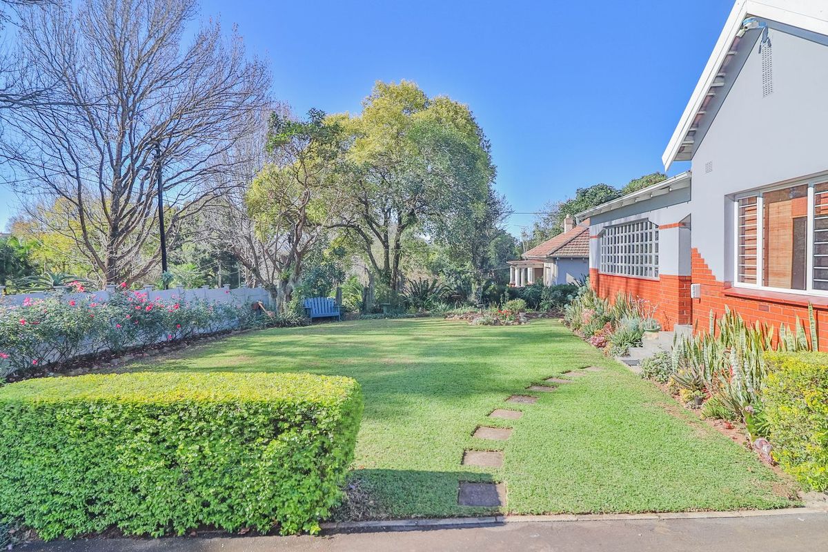 Beautiful Family Home in Clarendon - Photo 2