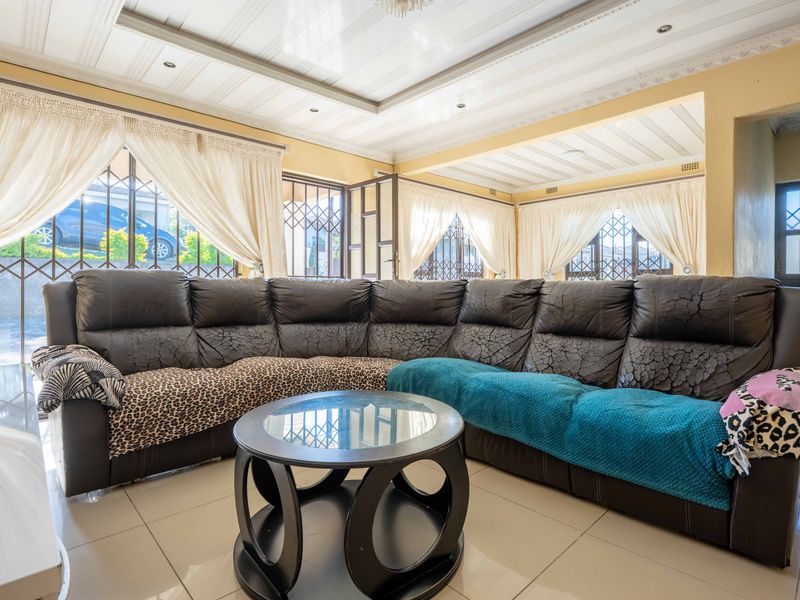 Spacious 3 Bedroom house for sale in Illovu!!!! - Photo 6