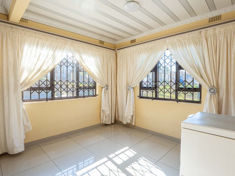Spacious 3 Bedroom house for sale in Illovu!!!! - Photo 4