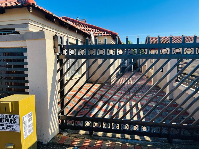 Freehold For Sale In Secunda - Photo 2