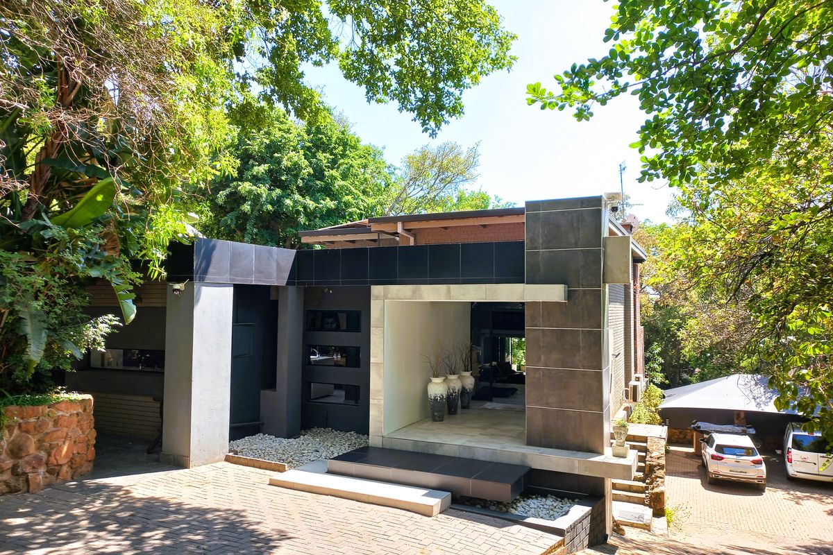 A Private Sanctuary: Luxury Estate Living in Nature - Photo 3