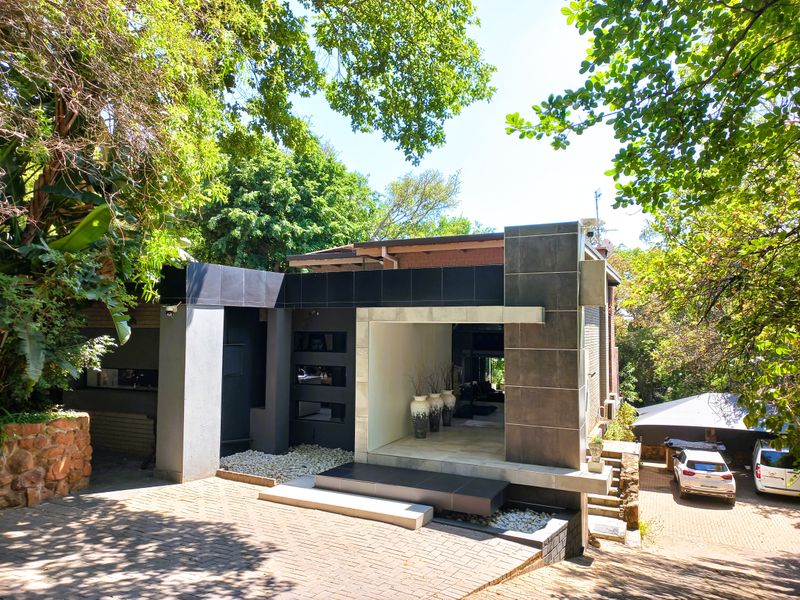 A Private Sanctuary: Luxury Estate Living in Nature - Photo 3