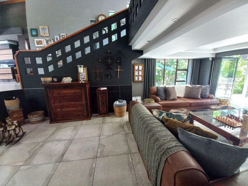 A Private Sanctuary: Luxury Estate Living in Nature - Photo 8