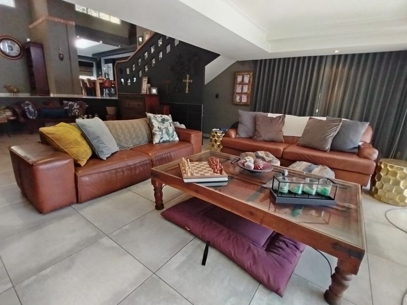 A Private Sanctuary: Luxury Estate Living in Nature - Photo 7