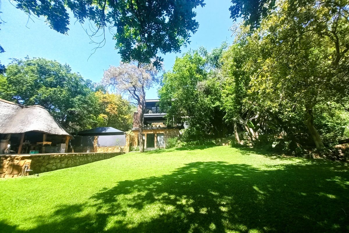 A Private Sanctuary: Luxury Estate Living in Nature - Photo 4