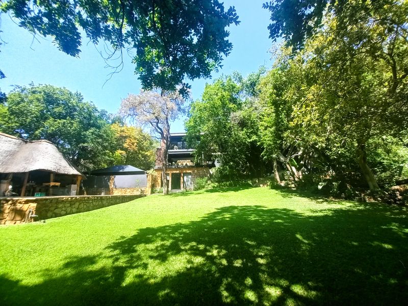 A Private Sanctuary: Luxury Estate Living in Nature - Photo 4