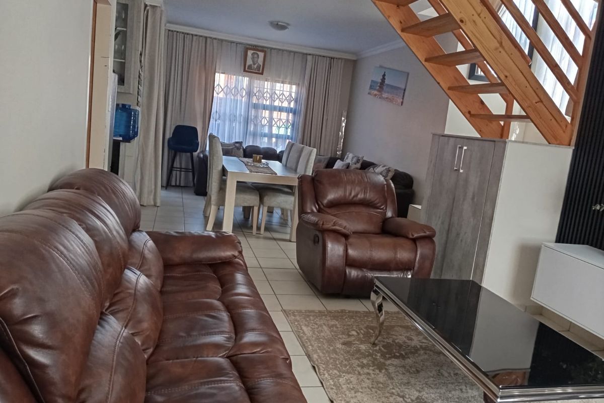 A three bedroom  double story town house in waterval east Rustenburg - Photo 4