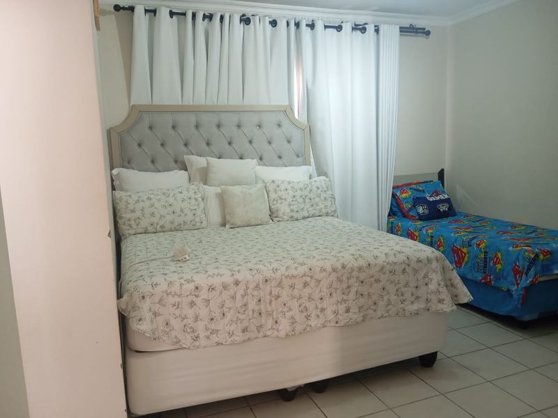 A three bedroom  double story town house in waterval east Rustenburg - Photo 10