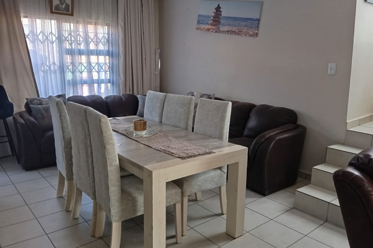 A three bedroom  double story town house in waterval east Rustenburg - Photo 3
