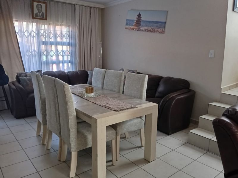 A three bedroom  double story town house in waterval east Rustenburg - Photo 3