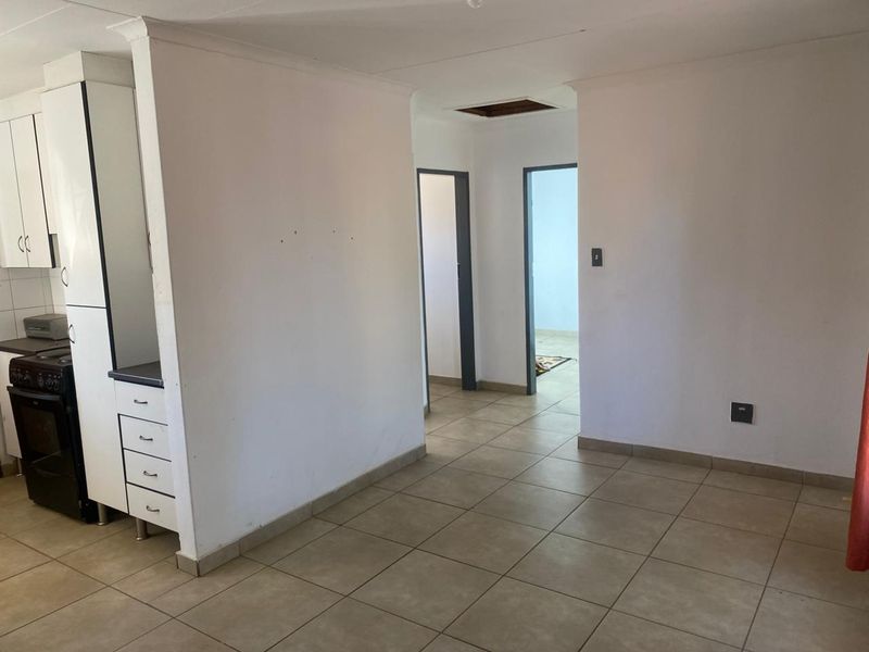 A charming Two Bedroom Home , perfect for family living. - Photo 3