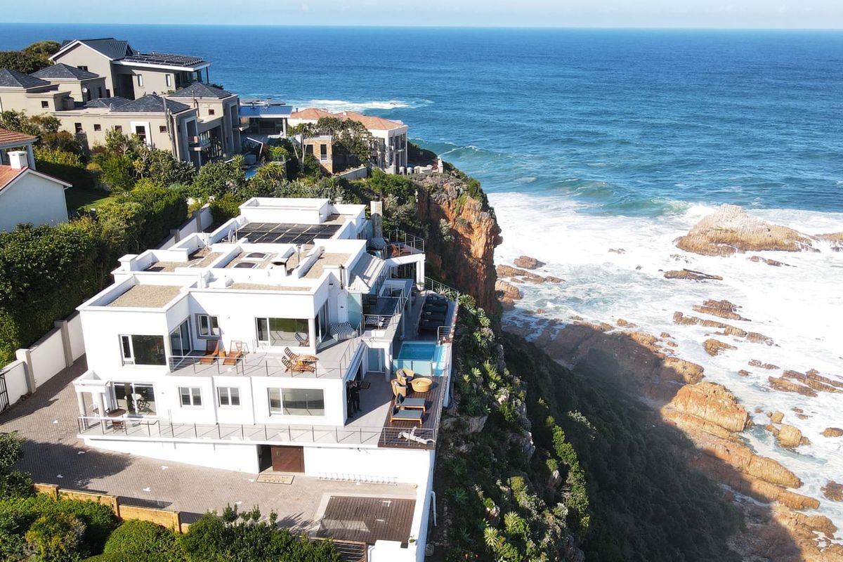 Award-Winning 5-Star Boutique Hotel on Knysna’s Iconic Eastern Heads - Photo 2