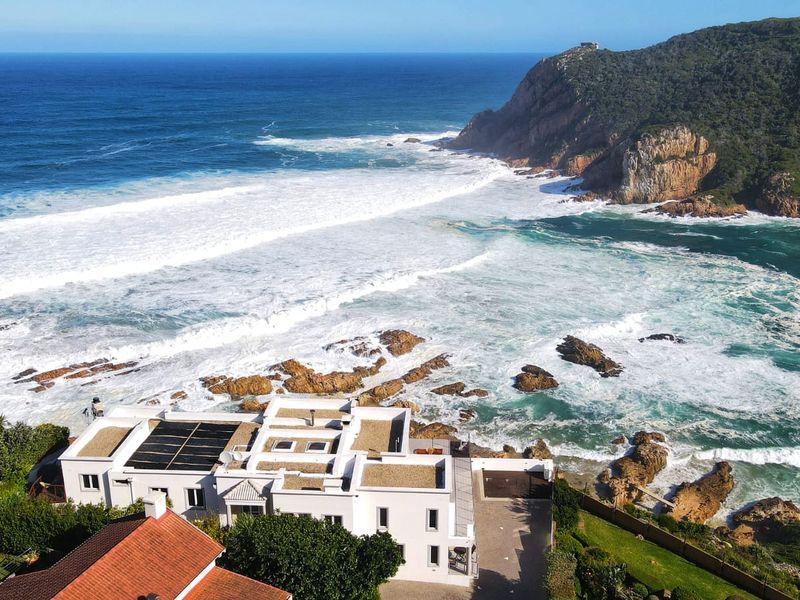 Award-Winning 5-Star Boutique Hotel on Knysna’s Iconic Eastern Heads - Photo 4