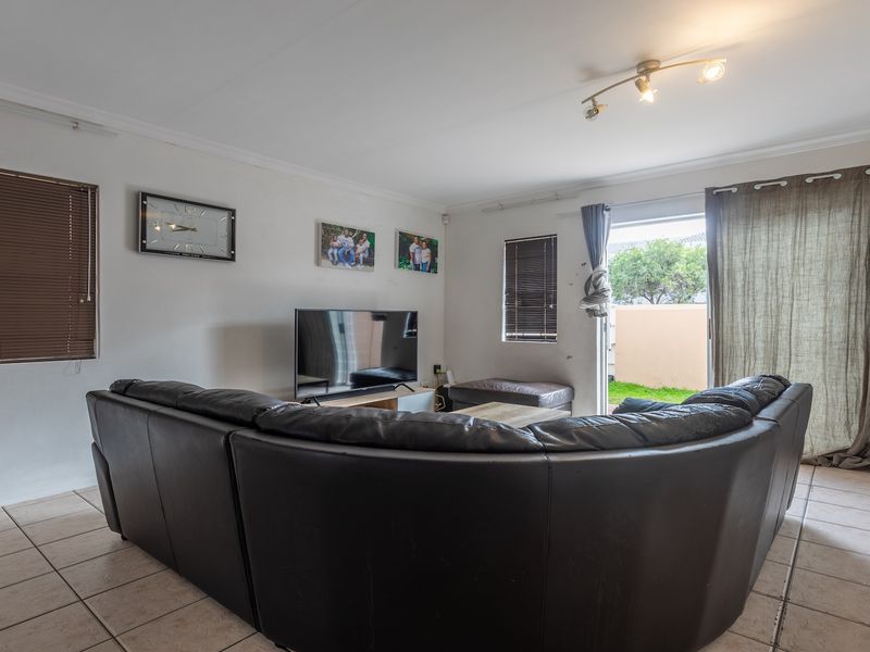 The Ultimate Lock-Up-and-Go in Parklands Central - Photo 6