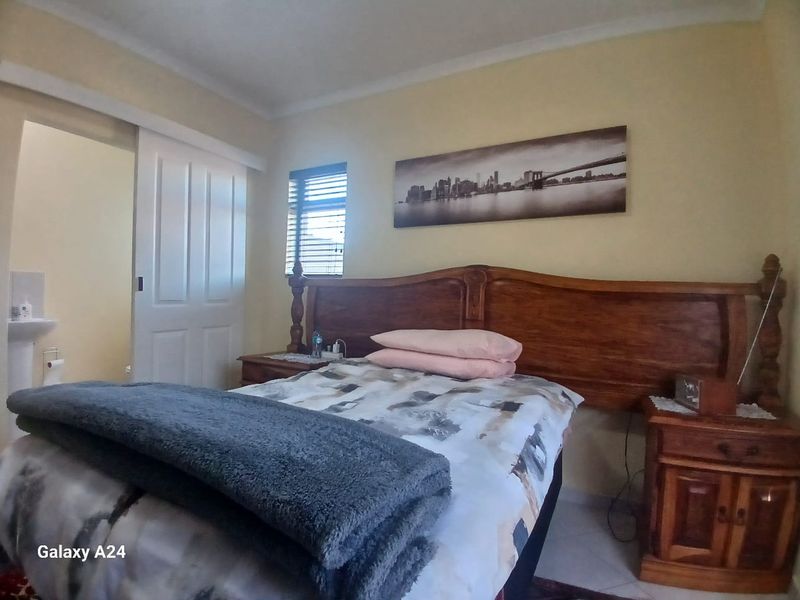 3 Bedroom 2 Bathroom House in Umlele Heights, Kidds Beach - Photo 10