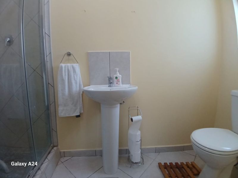 3 Bedroom 2 Bathroom House in Umlele Heights, Kidds Beach - Photo 7