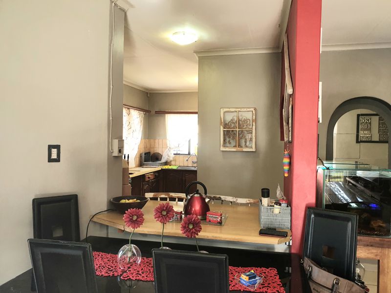 Cozy Home, Endless Possibilities - Photo 3