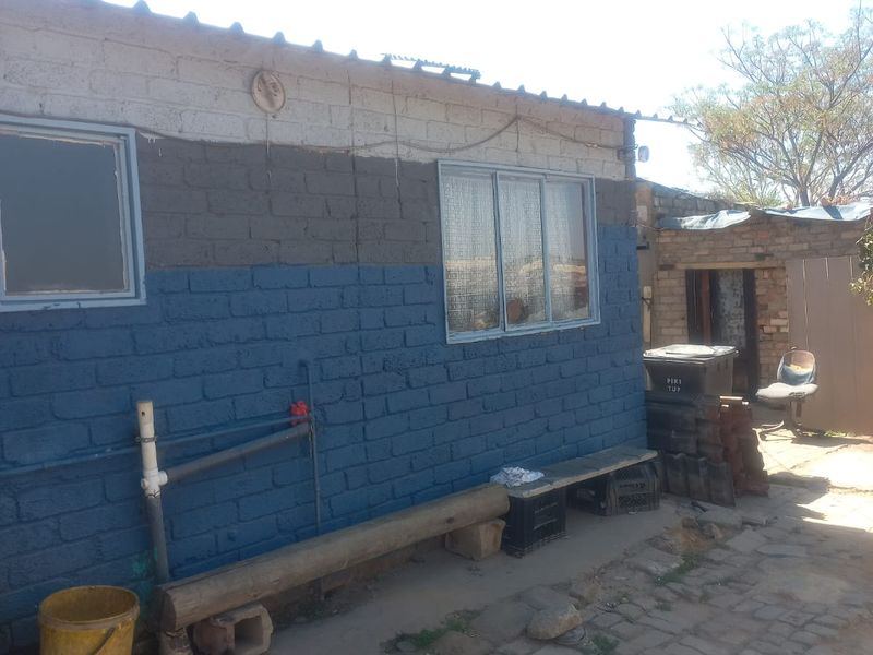 2 Bedroom House for Sale - Photo 2
