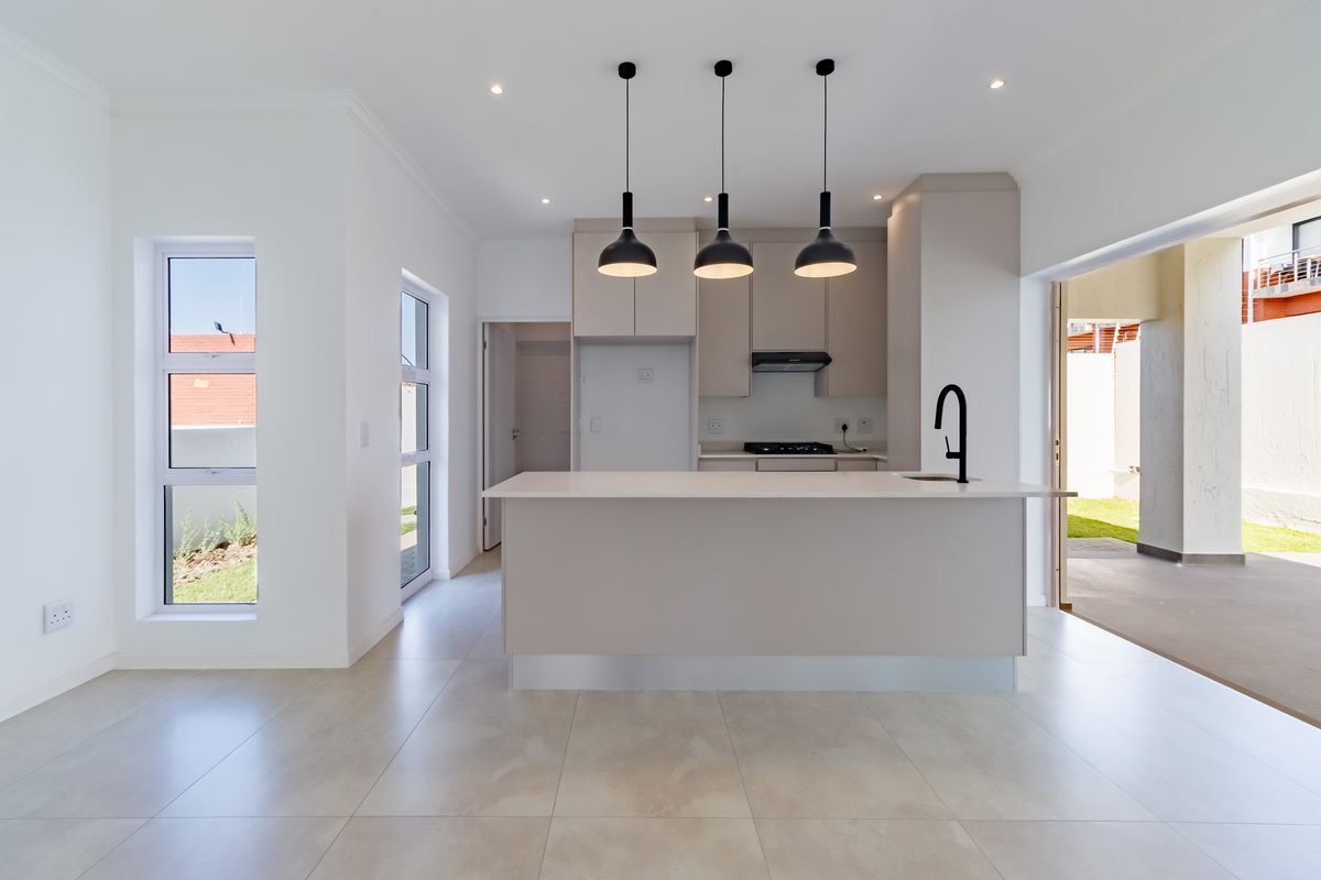Brand new home for sale Sandton—ideal for modern family living - Photo 2