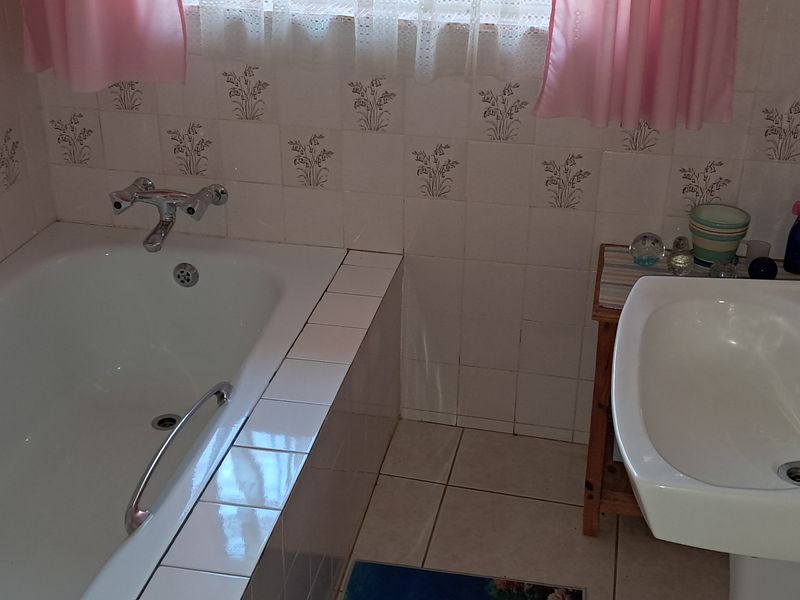 Freestanding For Sale In Utrecht - Photo 8