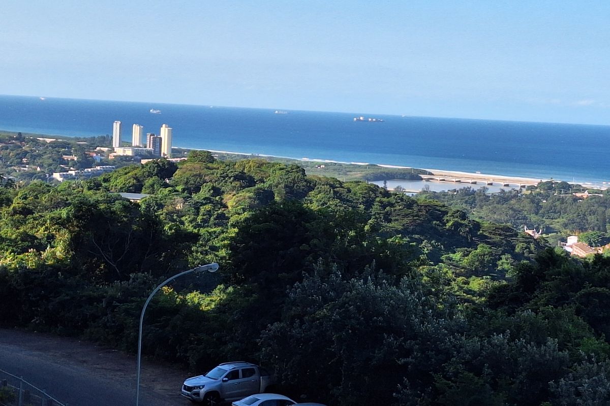 Apartment with Breathtaking Sea & City Views - Photo 2