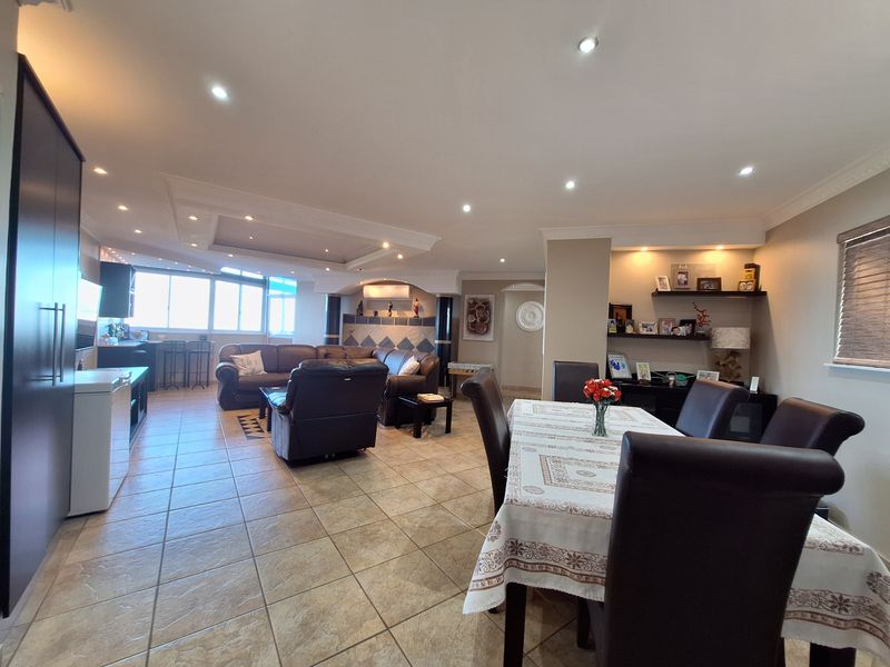 Apartment with Breathtaking Sea & City Views - Photo 10