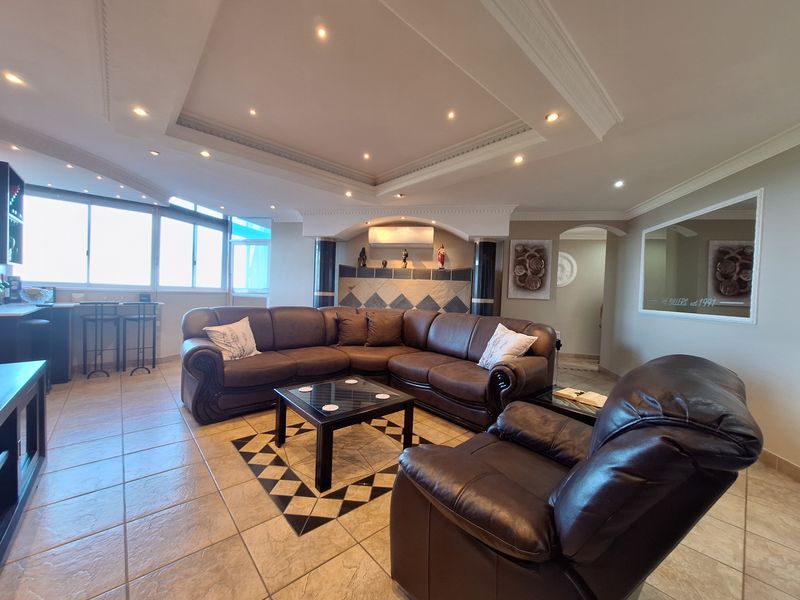 Apartment with Breathtaking Sea & City Views - Photo 7