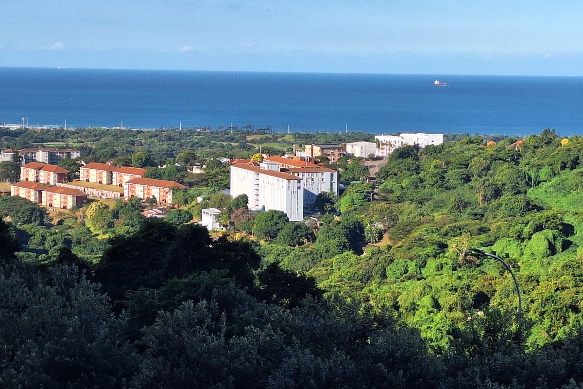 Apartment with Breathtaking Sea & City Views - Photo 3