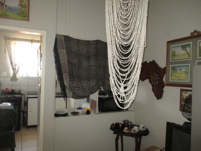 Cozy 1 bedroom Flatlet for sale in the very popular Moot area - Photo 5