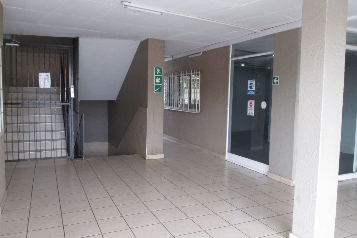 Cozy 1 bedroom Flatlet for sale in the very popular Moot area - Photo 2