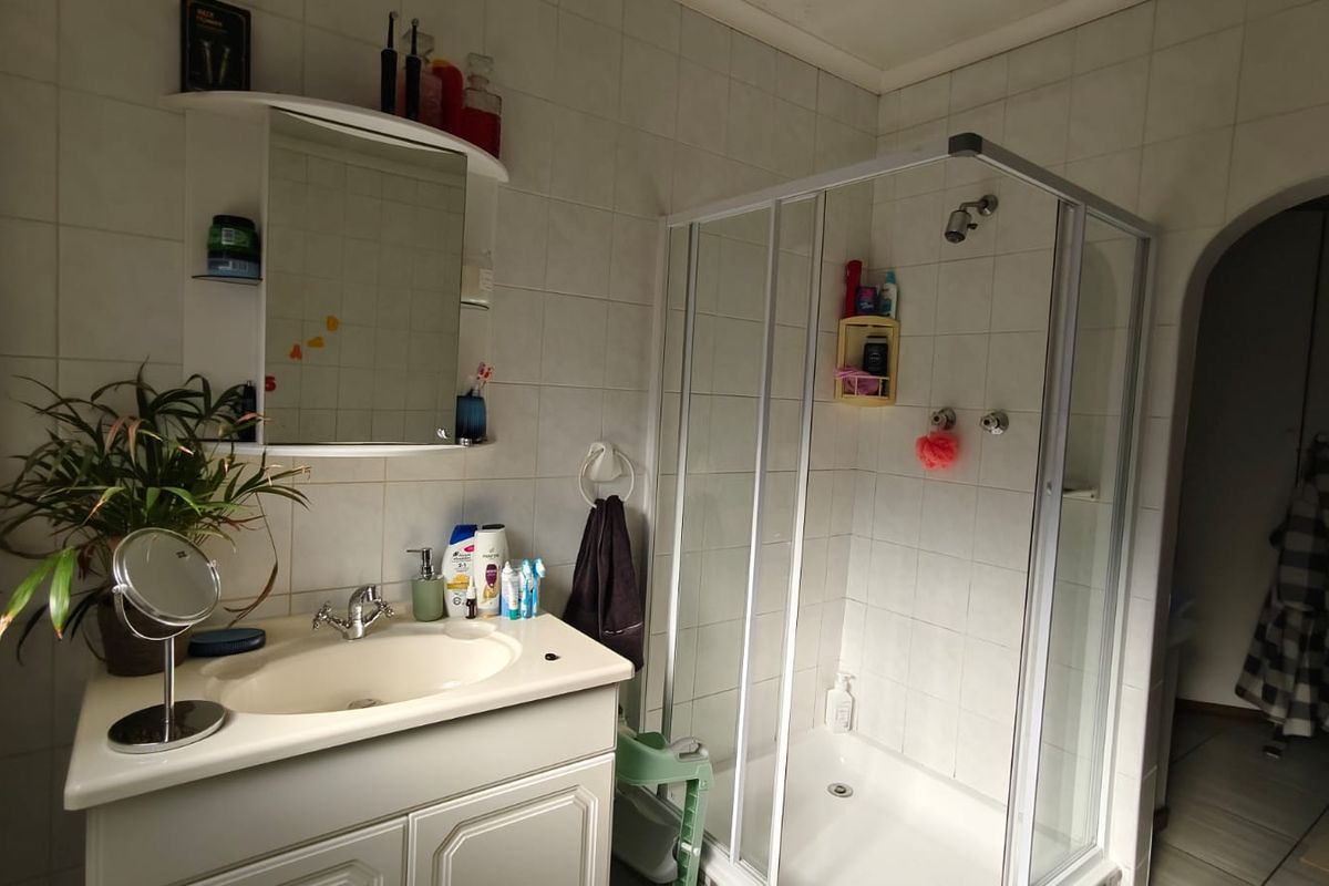 Well maintained Famiy Home - Photo 2