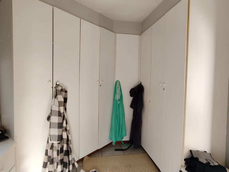 Well maintained Famiy Home - Photo 7