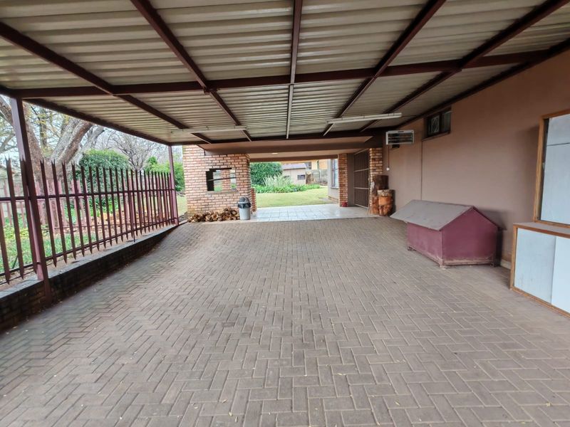 5 Bedroom House for Sale in Vanderbijlpark SW5 - Photo 6