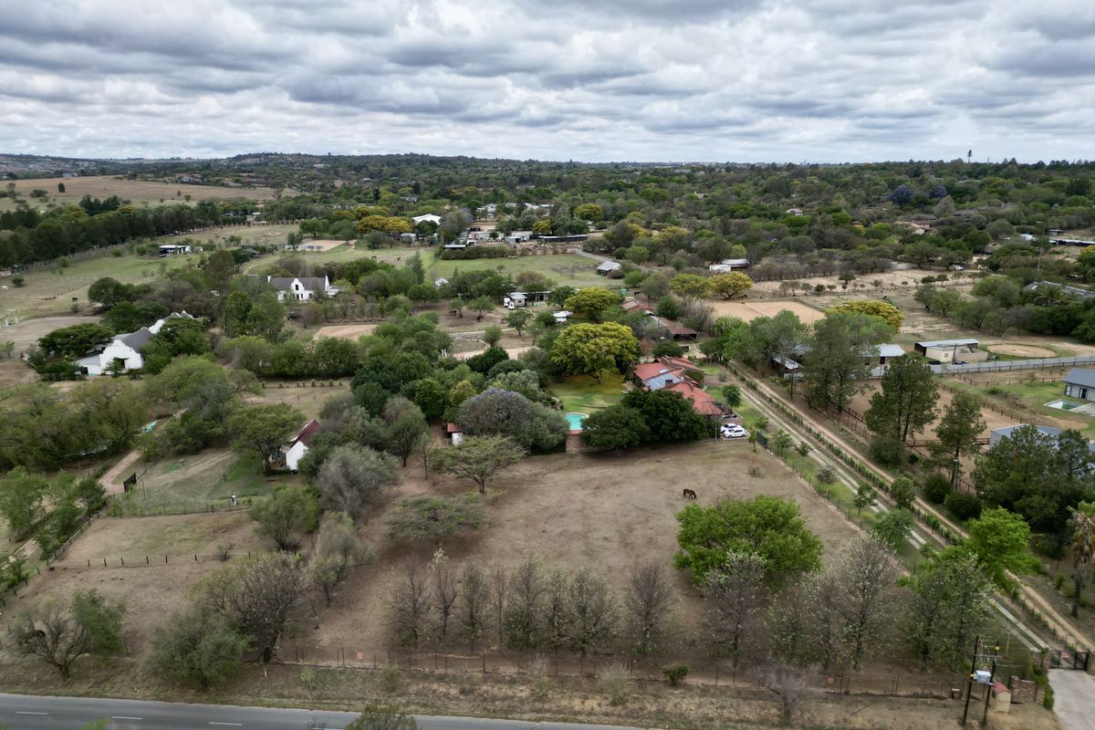 Don't Miss Out: A Wonderful Hidden Gem to Call Home - Photo 2