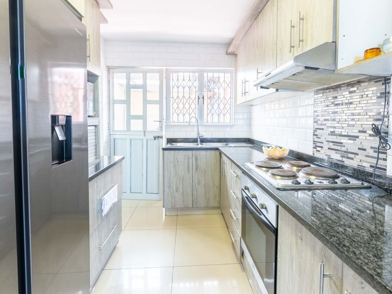 Peaceful 2-Bedroom Home with Distance Sea View – Lotus Park, Isipingo - Photo 10