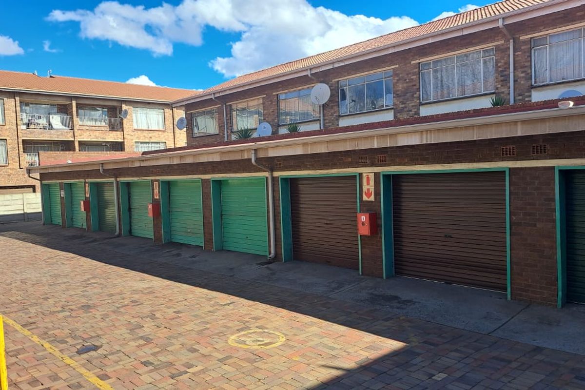 1 Bedroom Flat for Sale - Photo 2