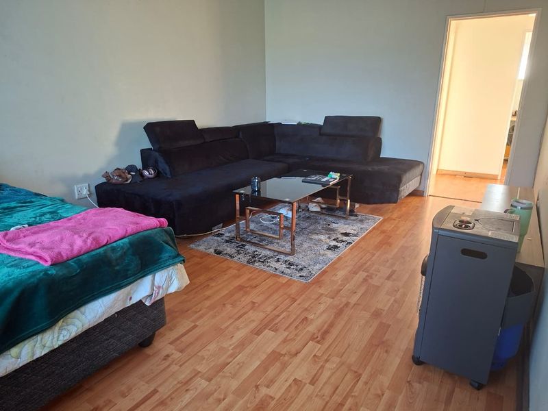 1 Bedroom Flat for Sale - Photo 4