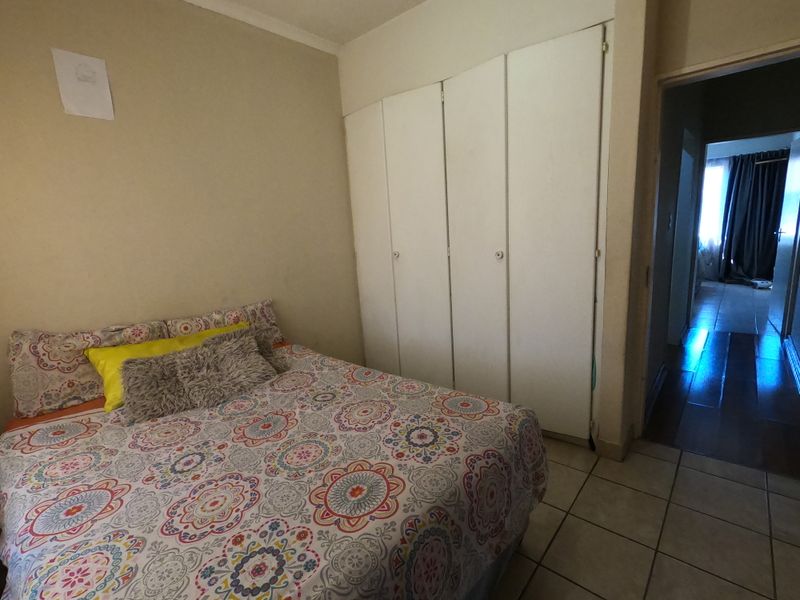 Charming Apartment for Sale in Vorna Valley, Midrand - Photo 9