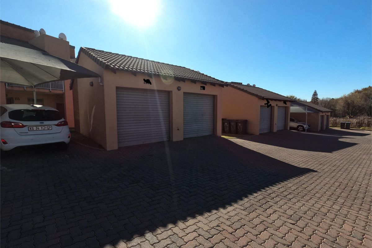 Ground Floor Apartment for Sale in the Heart of Erand Gardens, Midrand - Photo 4