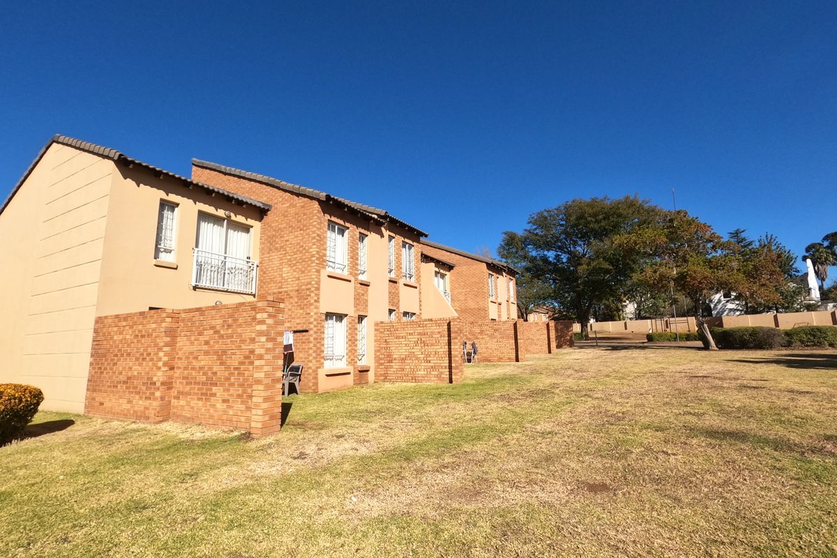 Ground Floor Apartment for Sale in the Heart of Erand Gardens, Midrand - Photo 5