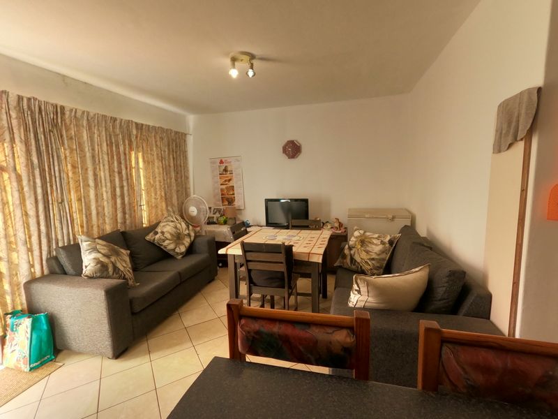 Ground Floor Apartment for Sale in the Heart of Erand Gardens, Midrand - Photo 8