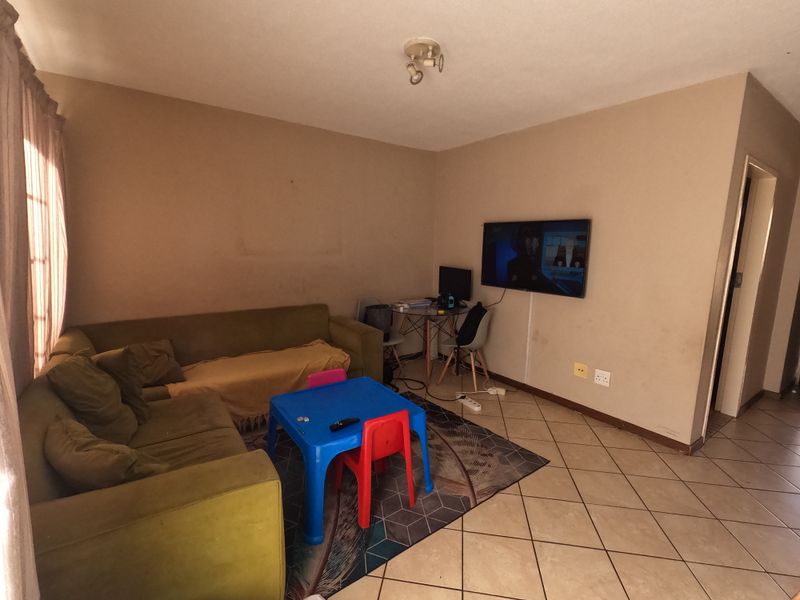 Ground Floor townhouse in the heart of Erand Gardens - Photo 6