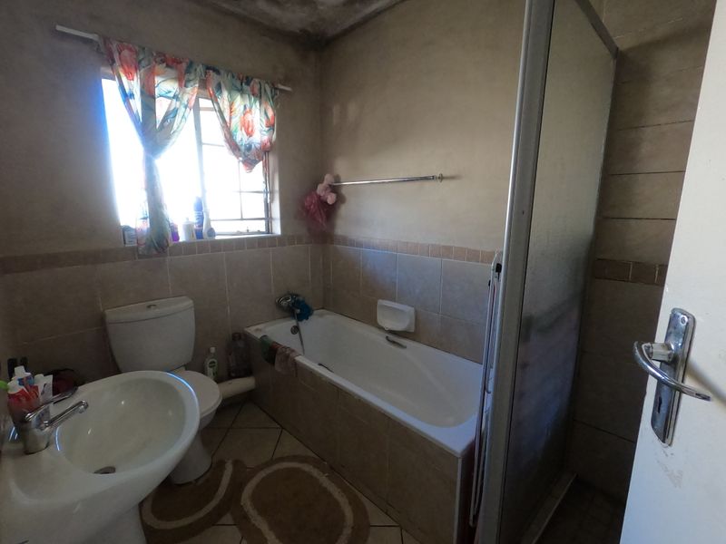 Ground Floor townhouse in the heart of Erand Gardens - Photo 5