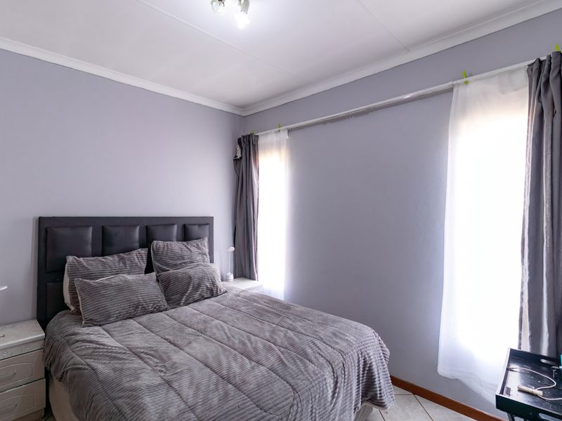 2 Bed and 1 Bath - First Floor - Photo 6