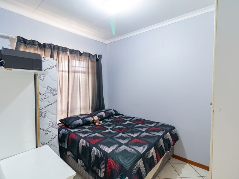 2 Bed and 1 Bath - First Floor - Photo 8